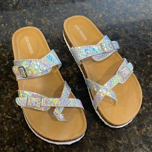 Girls Steve Madden slip ons - - size 4 - never worn